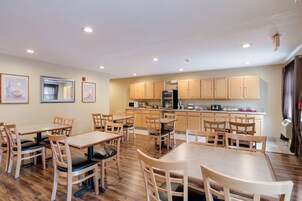 Free daily buffet breakfast