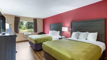 Habitación estándar, 2 camas de matrimonio, no fumadores | Sistema de insonorización y tabla de planchar con plancha