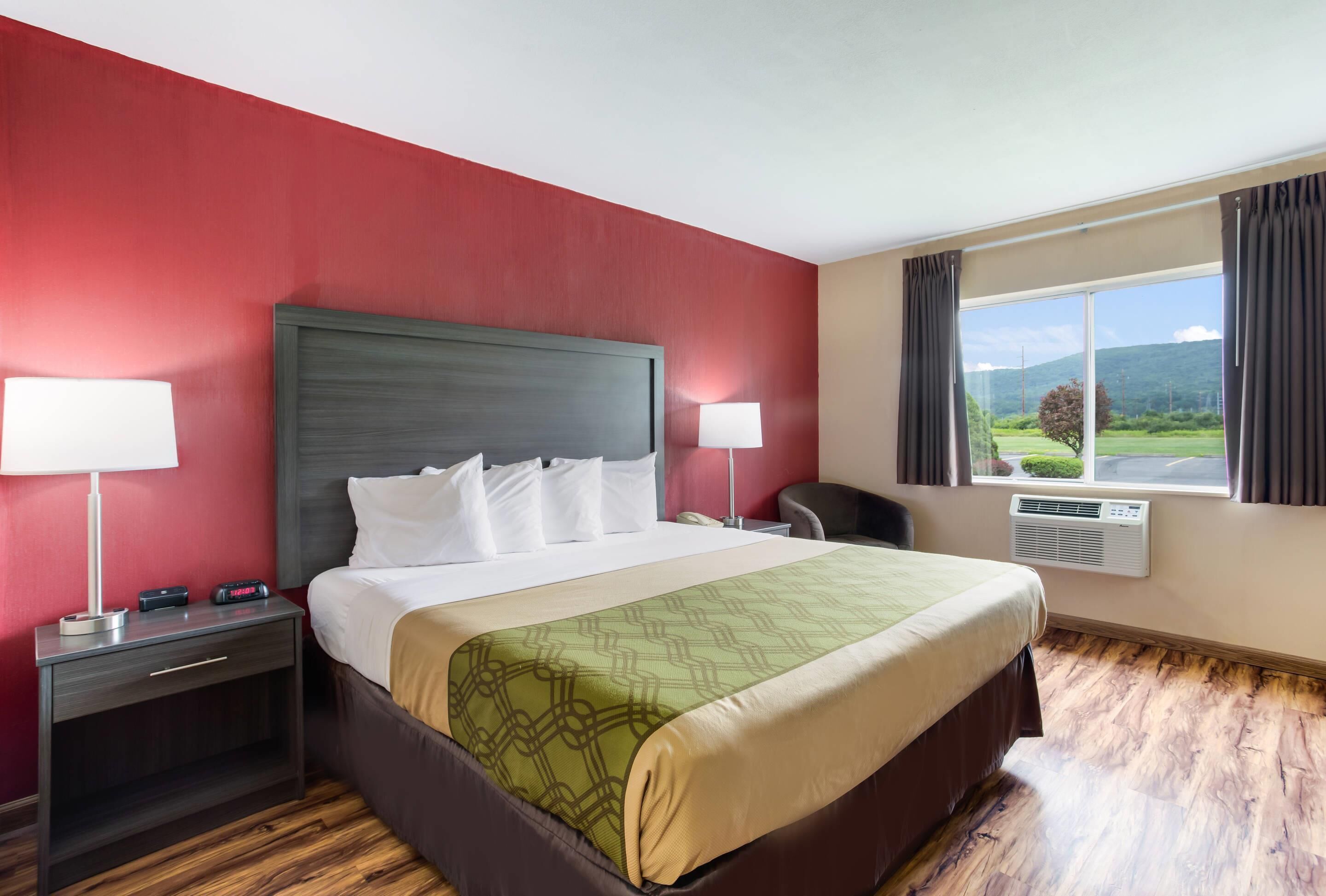 Chambre, 1 très grand lit, non-fumeur | Système d’insonorisation, fer et planche à repasser