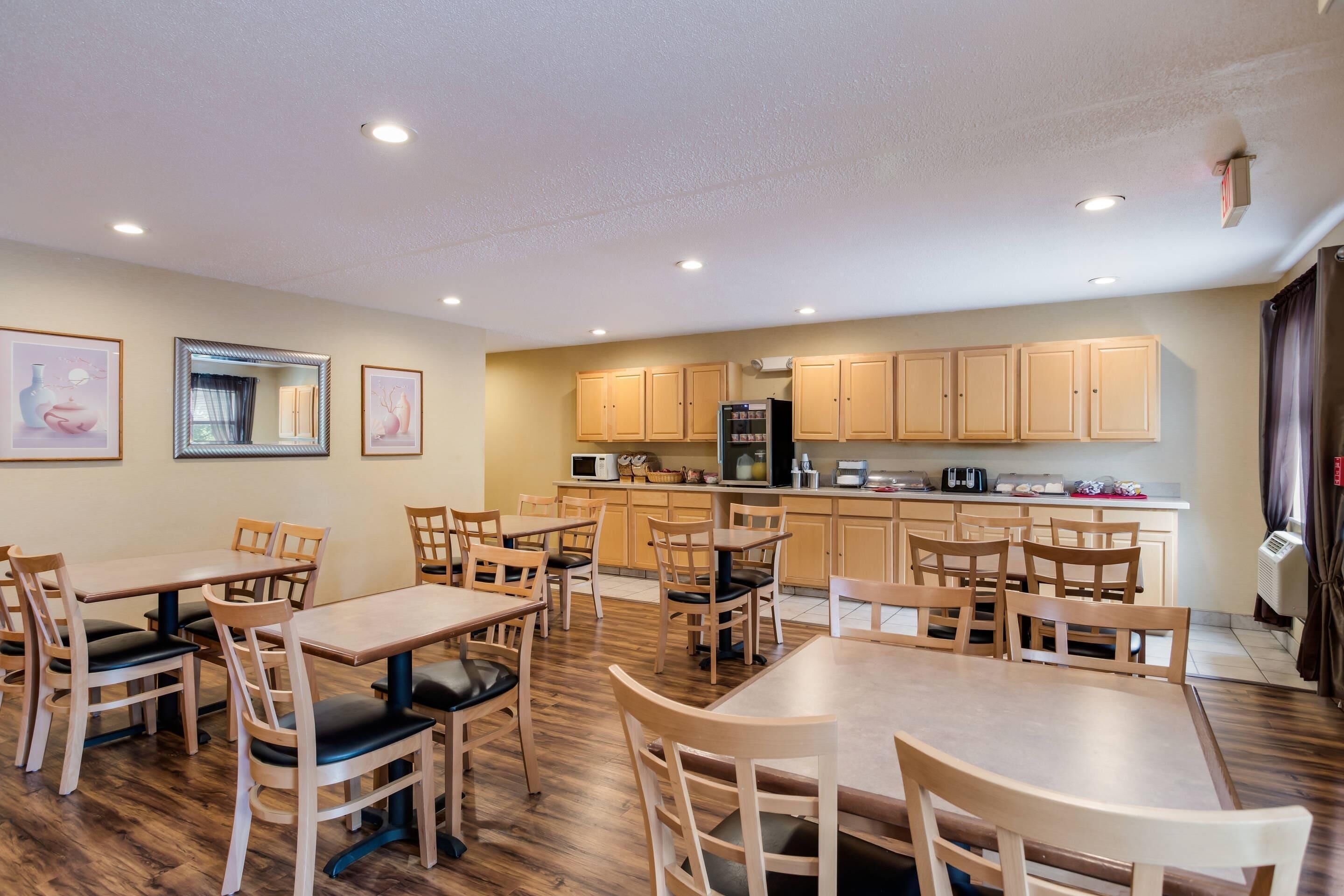 Free daily buffet breakfast 