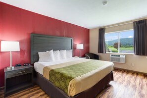 Room, 1 King Bed, Non Smoking | Soundproofing, iron/ironing board, rollaway beds, free WiFi