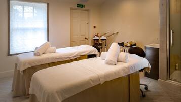 Salas de tratamiento para parejas, tratamientos corporales, aromaterapia