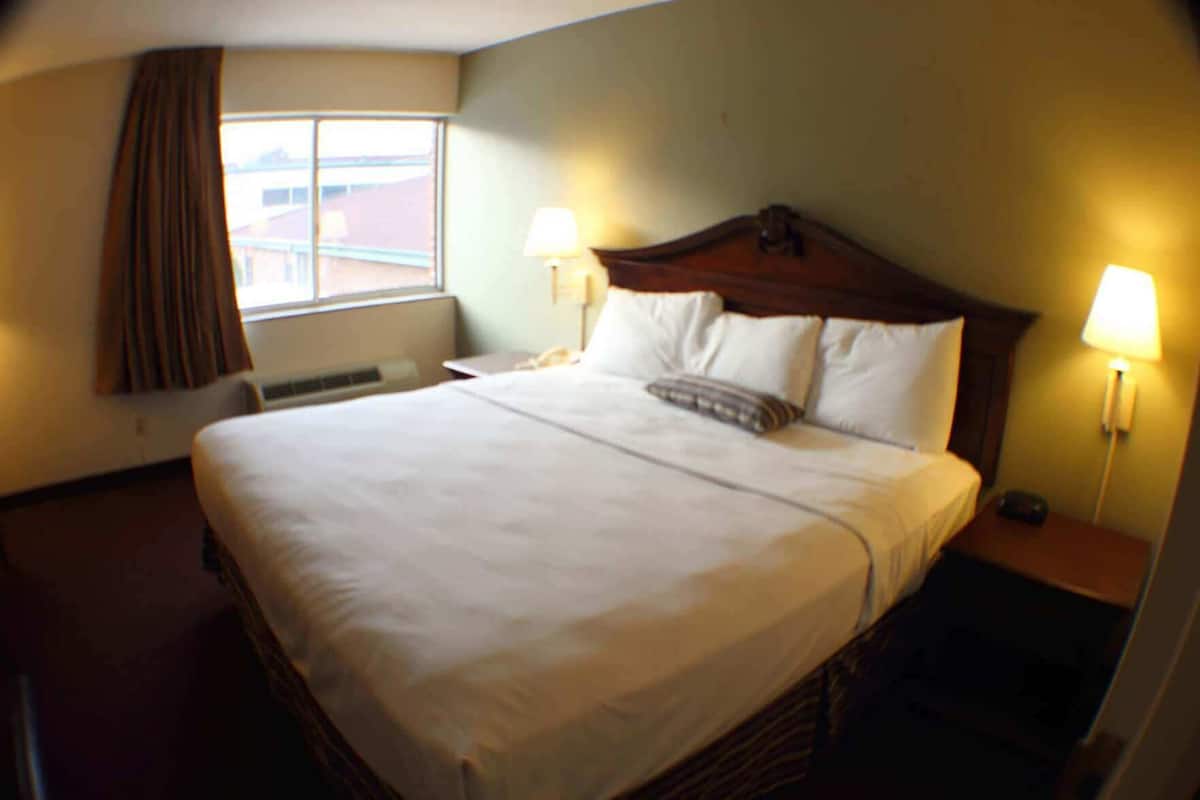Desk, rollaway beds (surcharge), WiFi (free), bed sheets