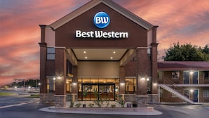 A Best Western hotel with a prominent sign, brick facade, and a covered entrance area. - Best Western Acworth Inn (Acworth)