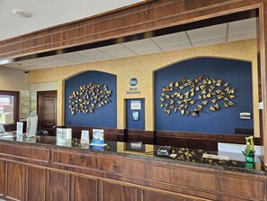 Concierge desk