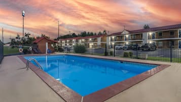 Seasonal outdoor pool