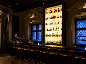 Lounge at Ambassador Chicago, part of JdV by Hyatt