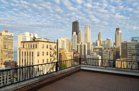 Ambassador Chicago, part of JdV by Hyatt - Image 31