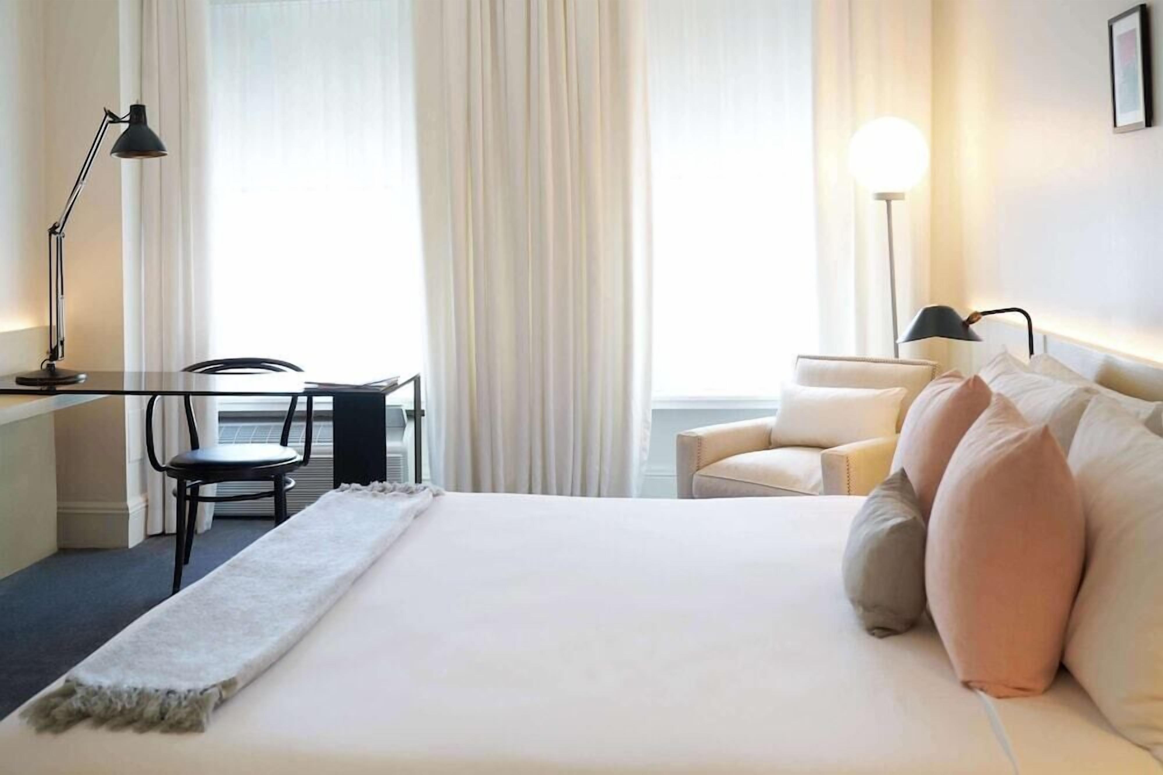 Frette Italian sheets, premium bedding, in-room safe, desk