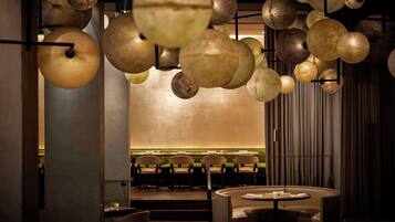 Breakfast and dinner served