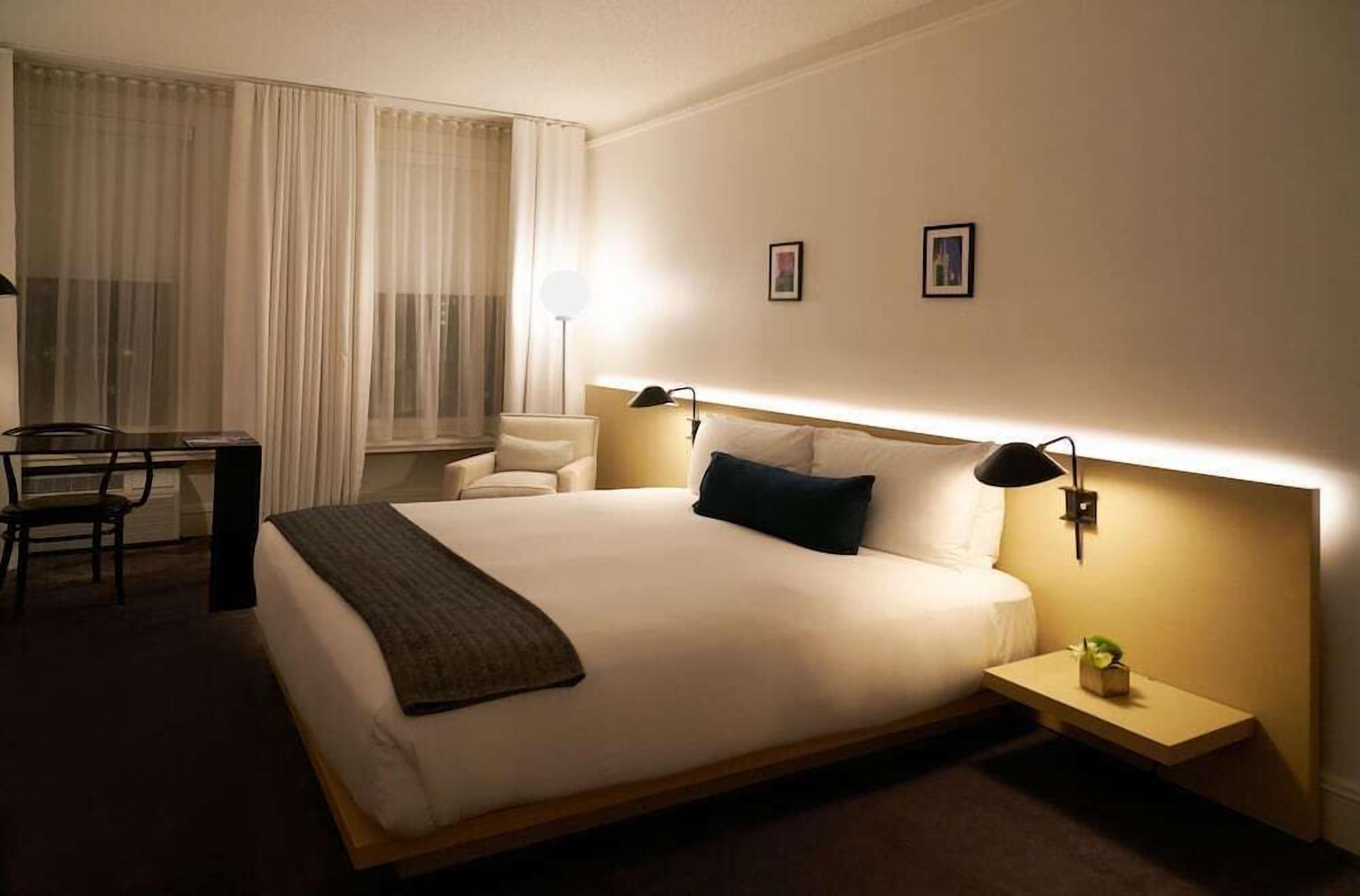 Frette Italian sheets, premium bedding, in-room safe, desk