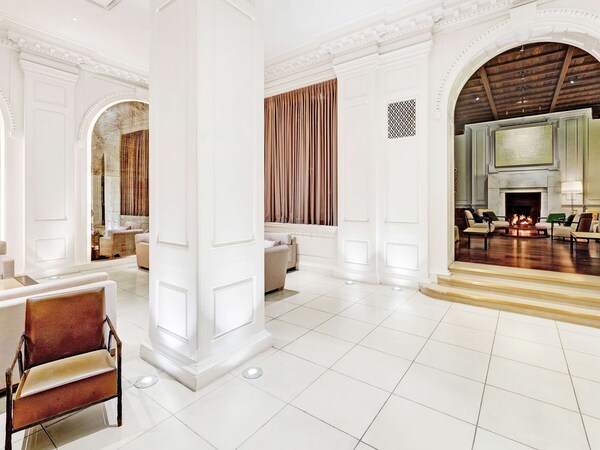 The Chicago Hotel Collection Ambassador Gold Coast - Chicago