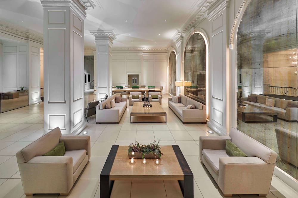 The Chicago Hotel Collection Ambassador Gold Coast