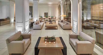 The Chicago Hotel Collection Ambassador Gold Coast