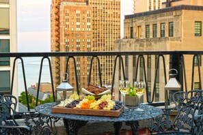 Terrace/patio - The Chicago Hotel Collection Ambassador Gold Coast (Chicago)