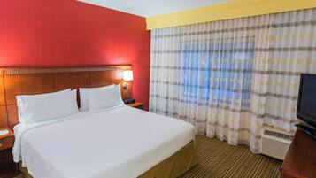 1 bedroom, hypo-allergenic bedding, desk, blackout drapes