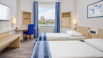 Caja de seguridad en la habitación y escritorio