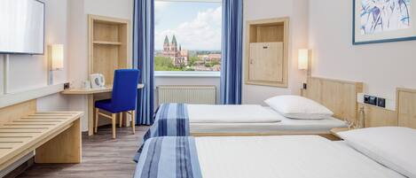 Tomannsrom – superior | Safe på rommet, skrivebord, lydisolert og wi-fi (inkludert)