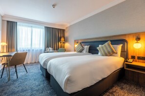In-room safe, desk, laptop workspace, iron/ironing board - Crowne Plaza Manchester Airport by IHG (Manchester)