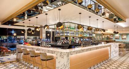 Crowne Plaza Manchester Airport by IHG