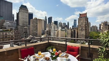 Penthouse, 1 King Bed | Balcony