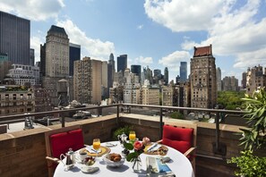 Penthouse, 1 King Bed | Balcony