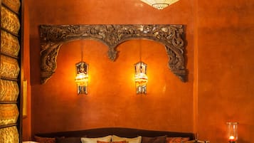 Bar lounge