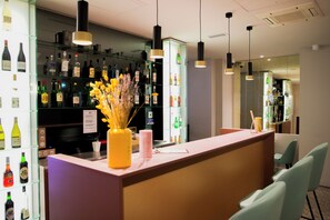 Bar (on property) - Le Grand Hôtel Grenoble, BW Premier Collection by Best Western (Grenoble)