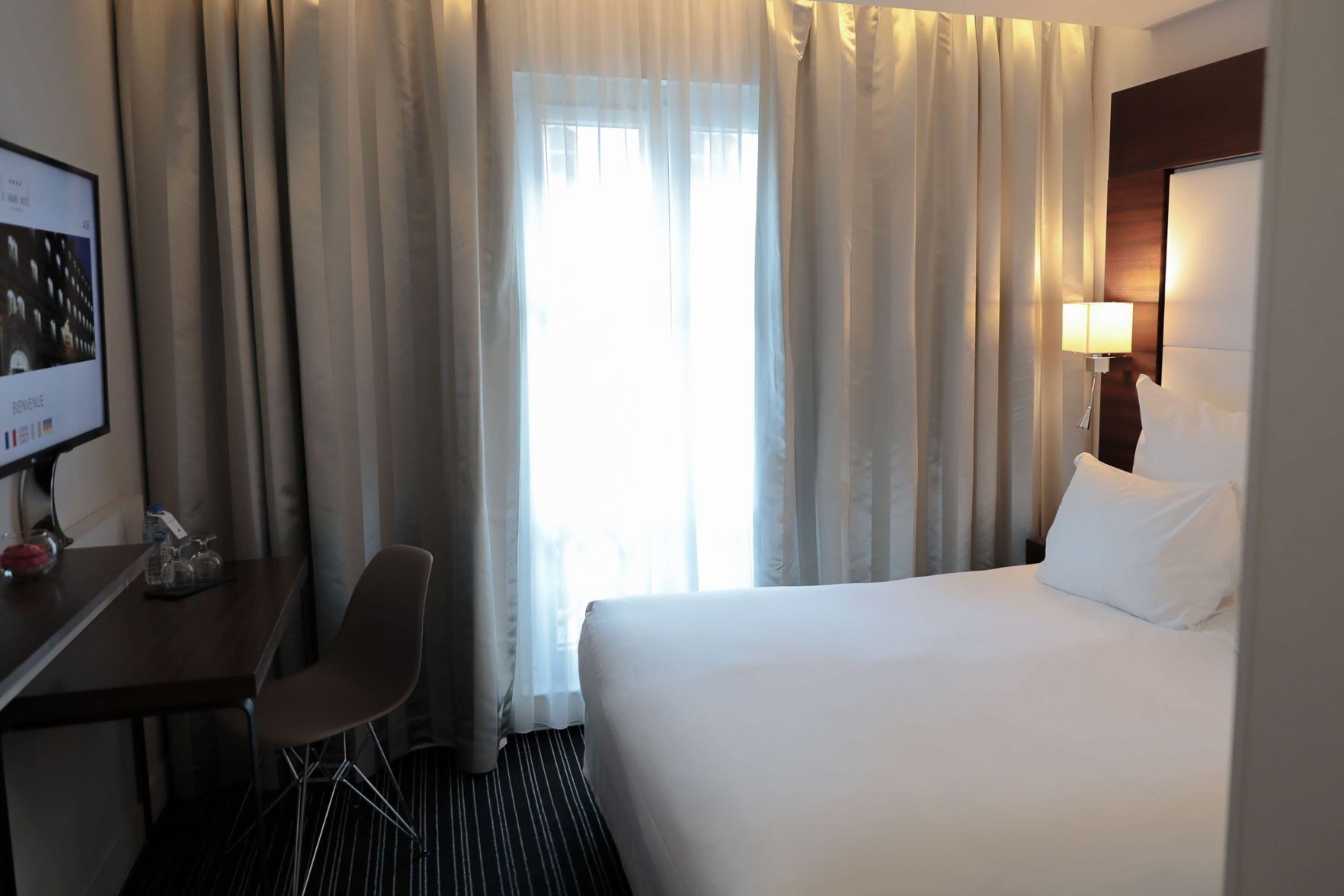 Literie de qualité supérieure, surmatelas, minibar