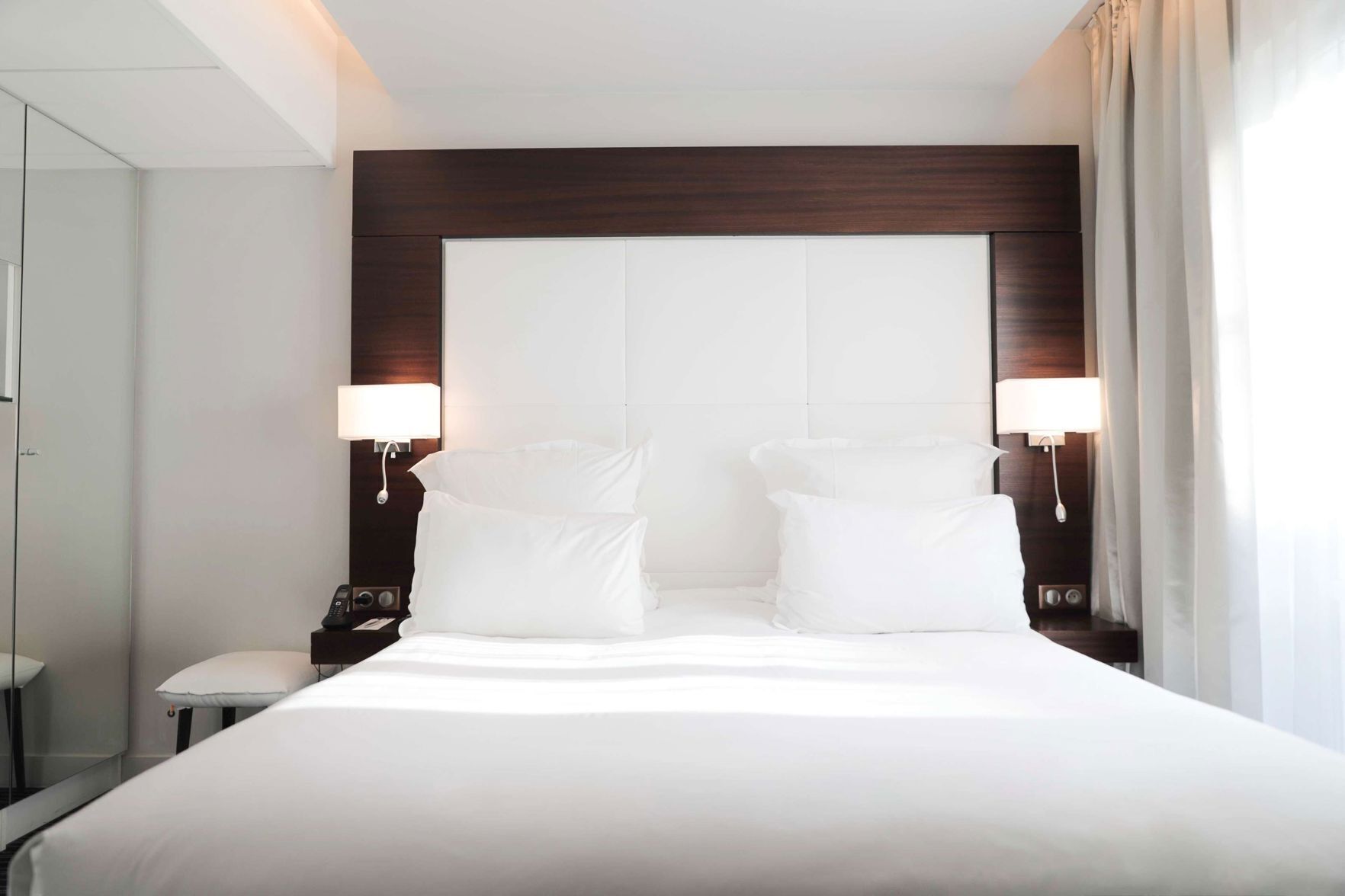 Literie de qualité supérieure, surmatelas, minibar