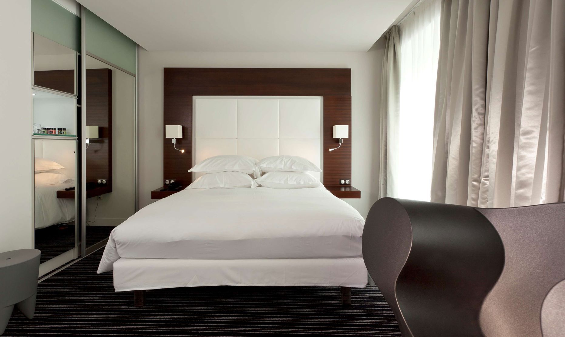 Literie de qualité supérieure, surmatelas, minibar