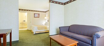 Days Inn by Wyndham Clinton