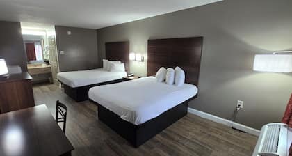 Days Inn by Wyndham Clinton