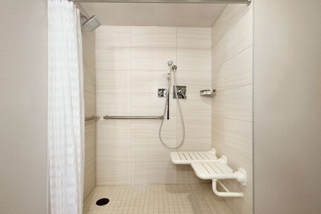 Embassy Suites by Hilton Indianapolis Downtown - Image 35