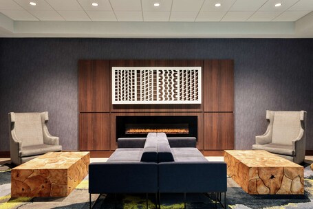 Embassy Suites by Hilton Indianapolis Downtown - Image 57