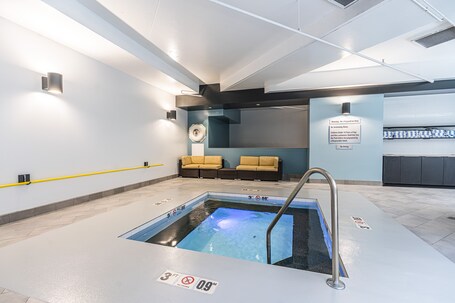 Embassy Suites by Hilton Indianapolis Downtown - Image 30