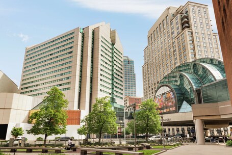 Embassy Suites by Hilton Indianapolis Downtown - Image 17