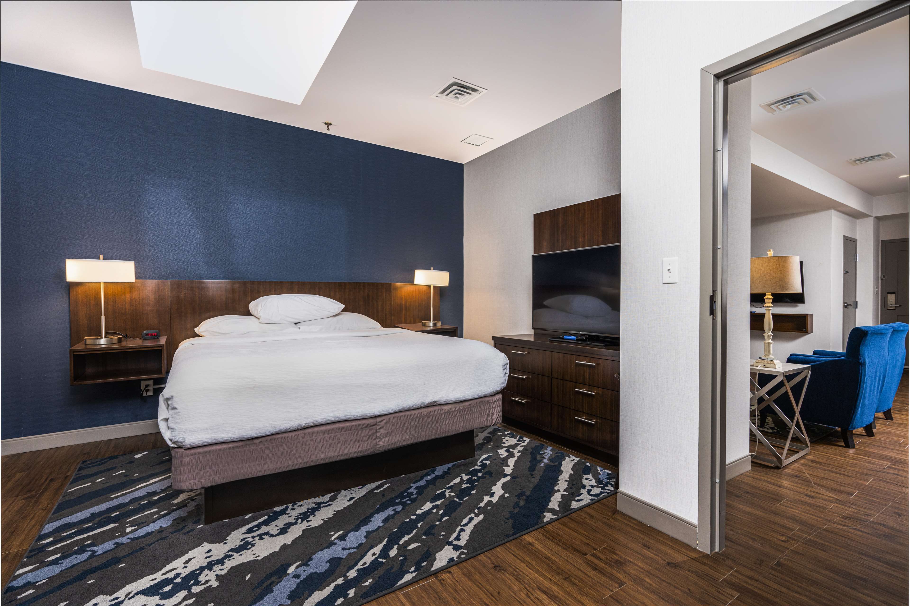 room, 2 bedrooms | desk, blackout curtains, iron/ironing board, free cots/infant beds