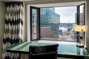 Suite, 1 Queen Bed with Sofa bed, Non Smoking, Harbour View