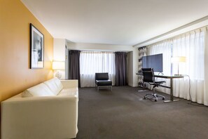1 bedroom, hypo-allergenic bedding, pillow-top beds, laptop workspace