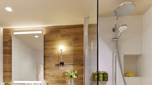Shower, free toiletries, hair dryer, towels - Sligo Park Hotel & Leisure Club (Sligo)