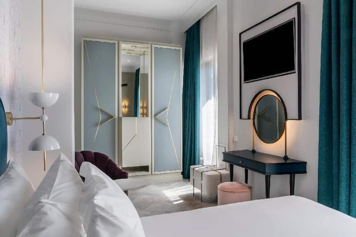 Ropa de cama de alta calidad, edredón y minibar