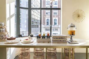 Daily buffet breakfast for a fee - Hotel Vincci Capitol (Madrid)