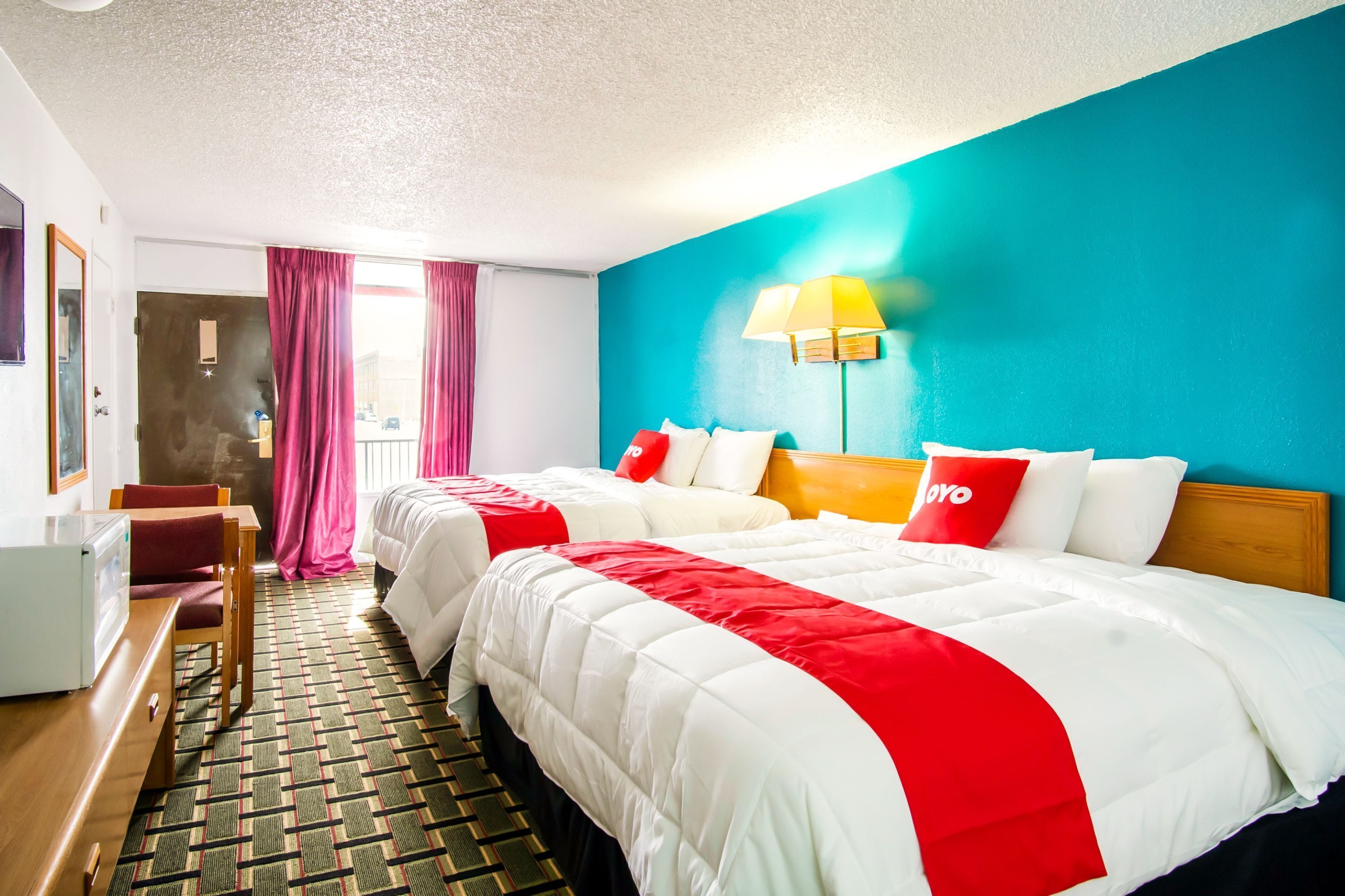 2 King Bed | Desk, iron/ironing board, free WiFi, alarm clocks