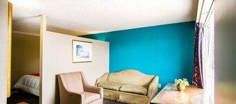 OYO Hotel Hutchinson KS West 4th Ave