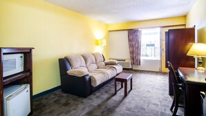 Premium Room, 1 King Bed, Jetted Tub - OYO Hotel Hutchinson KS West 4th Ave (Hutchinson)