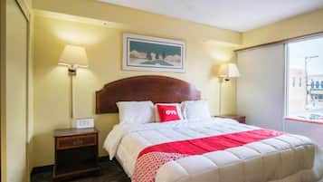 Premium kamer, 1 kingsize bed, bubbelbad | Een bureau, een strijkplank/strijkijzer, gratis wifi, een wekker