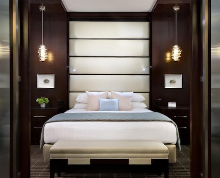 Suite (VIP) | 1 bedroom, premium bedding, in-room safe, blackout drapes
