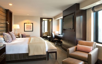 Presidential Suite | Premium bedding, in-room safe, blackout drapes, iron/ironing board at Hyatt Regency Boston