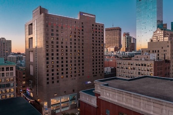 Premium bedding, in-room safe, blackout drapes, iron/ironing board at Hyatt Regency Boston